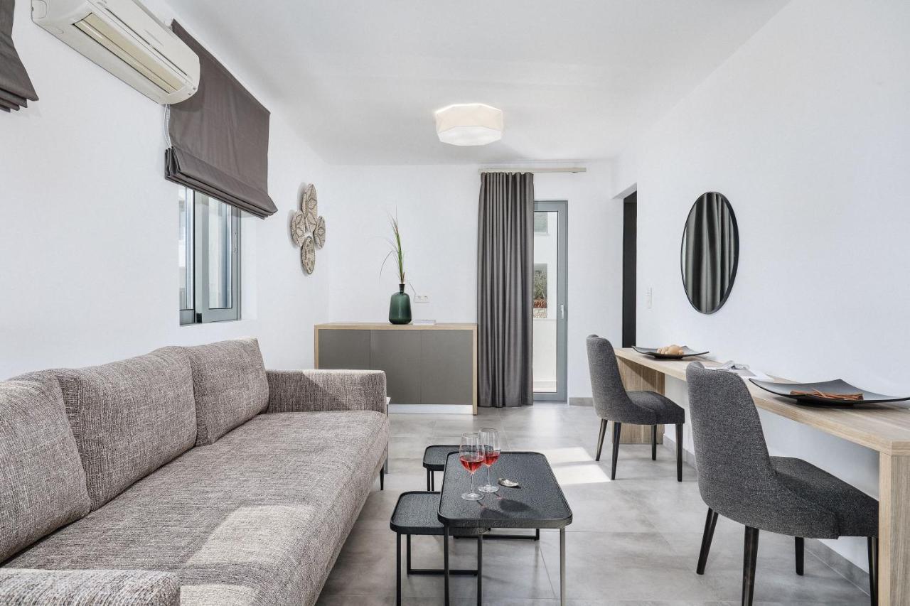 Quattro Suites โมเน็มวาซี ภายนอก รูปภาพ