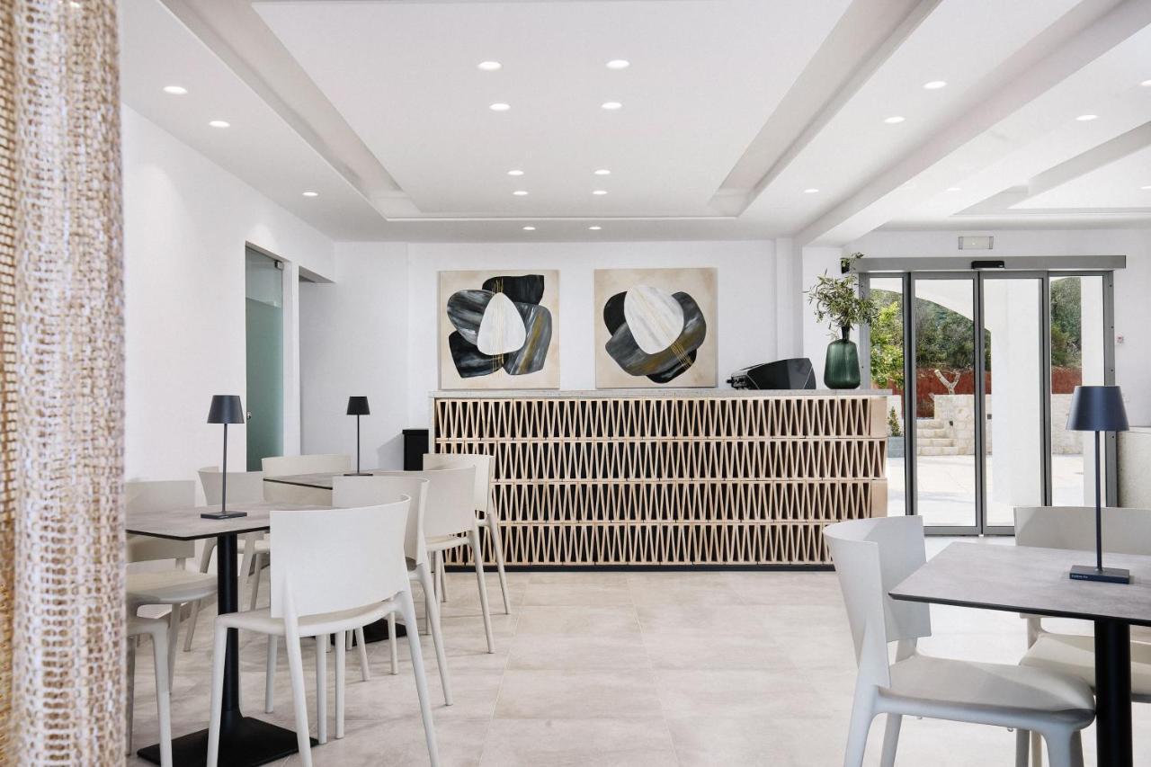 Quattro Suites โมเน็มวาซี ภายนอก รูปภาพ