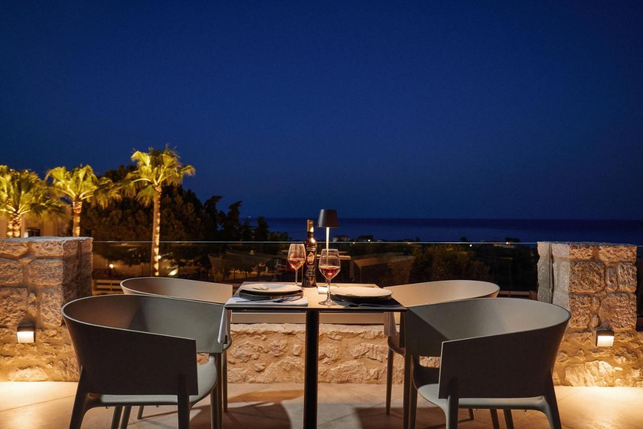 Quattro Suites โมเน็มวาซี ภายนอก รูปภาพ