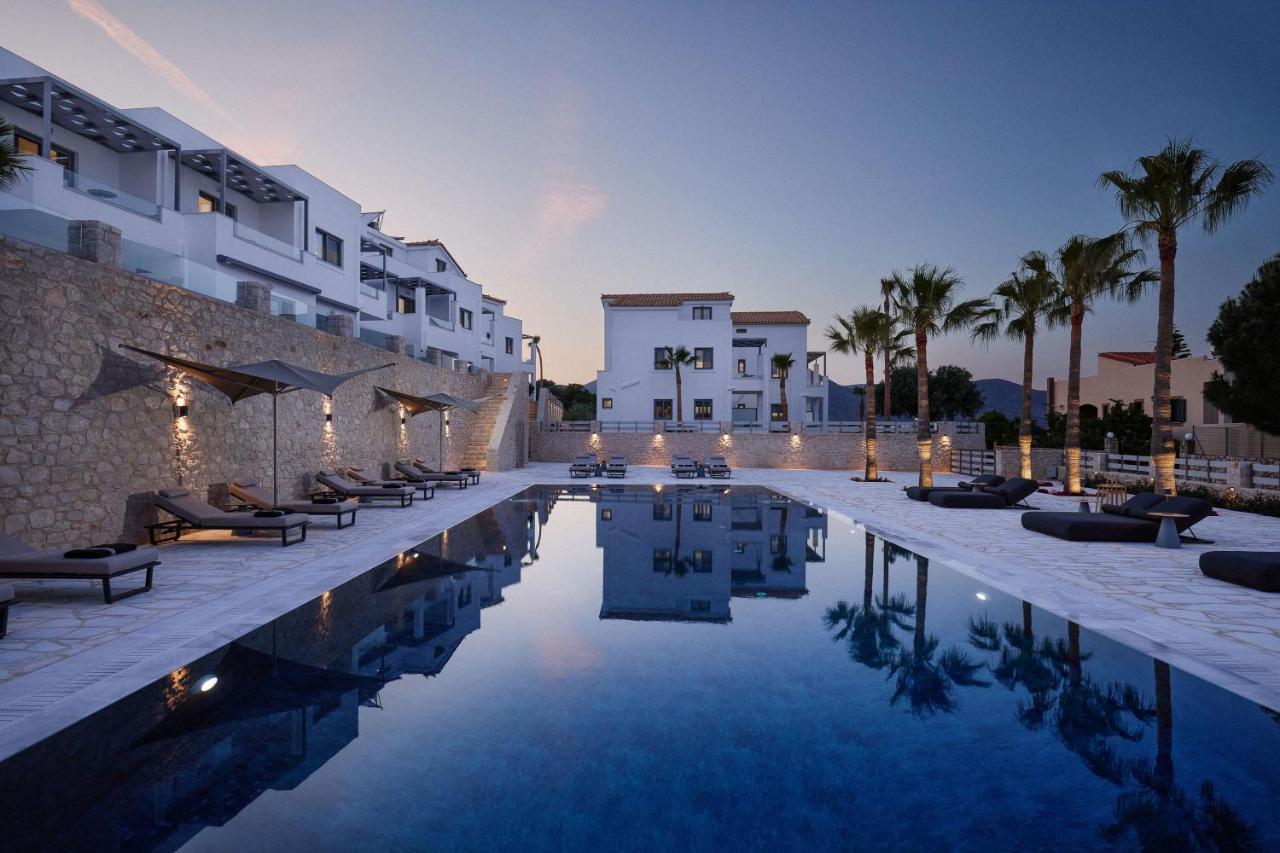 Quattro Suites โมเน็มวาซี ภายนอก รูปภาพ
